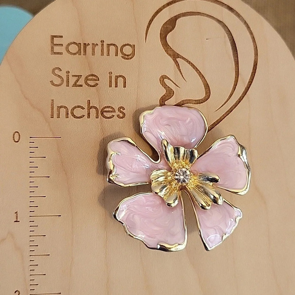 🔥LAST PAIR🔥 BOLD BLOSSOM STATEMENT EARRINGS - Picture 6 of 9